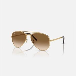 Ray-Ban Gold and Brown Aviator Sunglasses clear gradient brown women’s or men’s